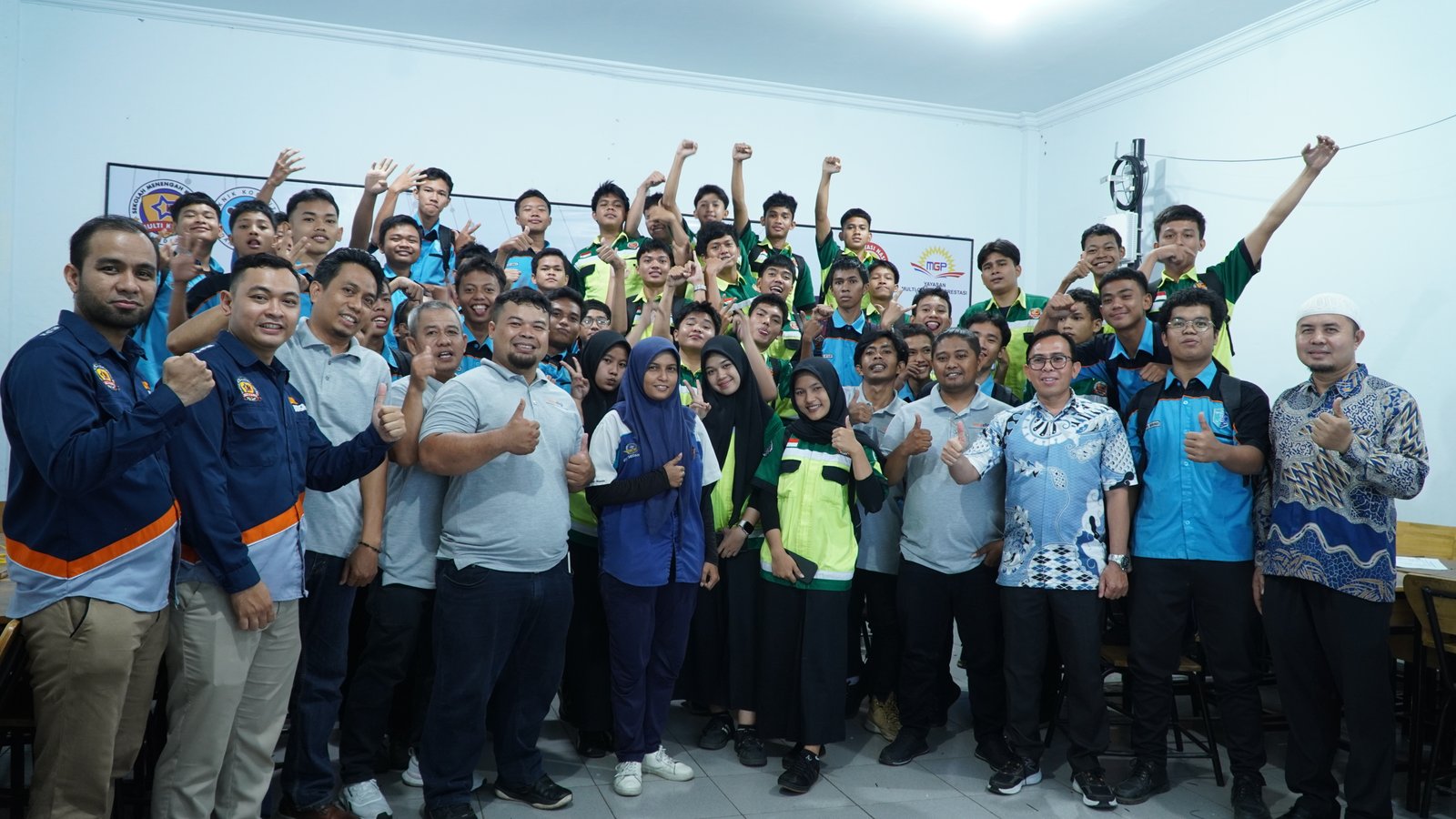 SMK Multi Karya Jadi Tuan Rumah Pelatihan Jaringan Fiber Optik Bersama Komdigi