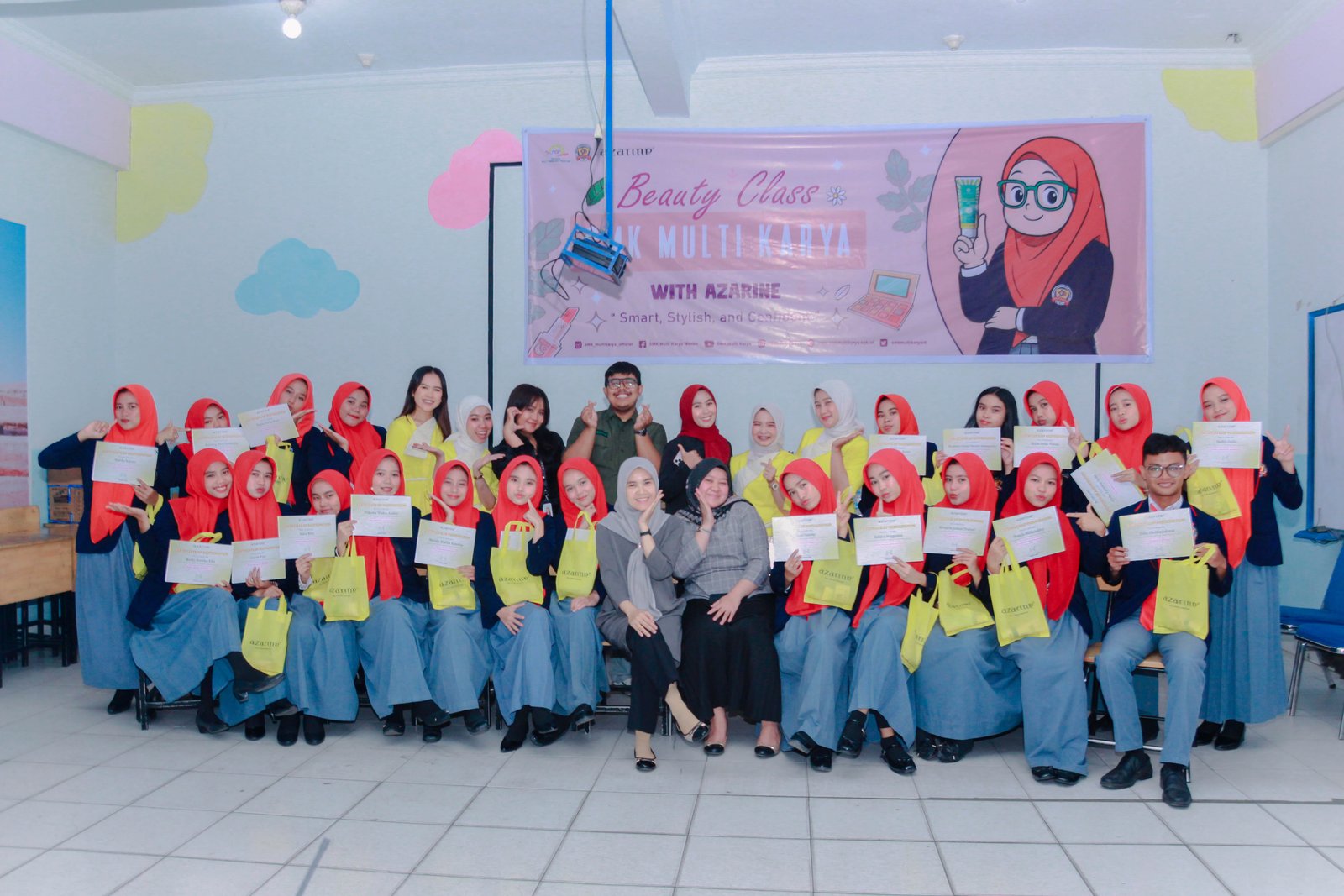 SMK Multi Karya Gelar Beauty Class Bersama Azarine