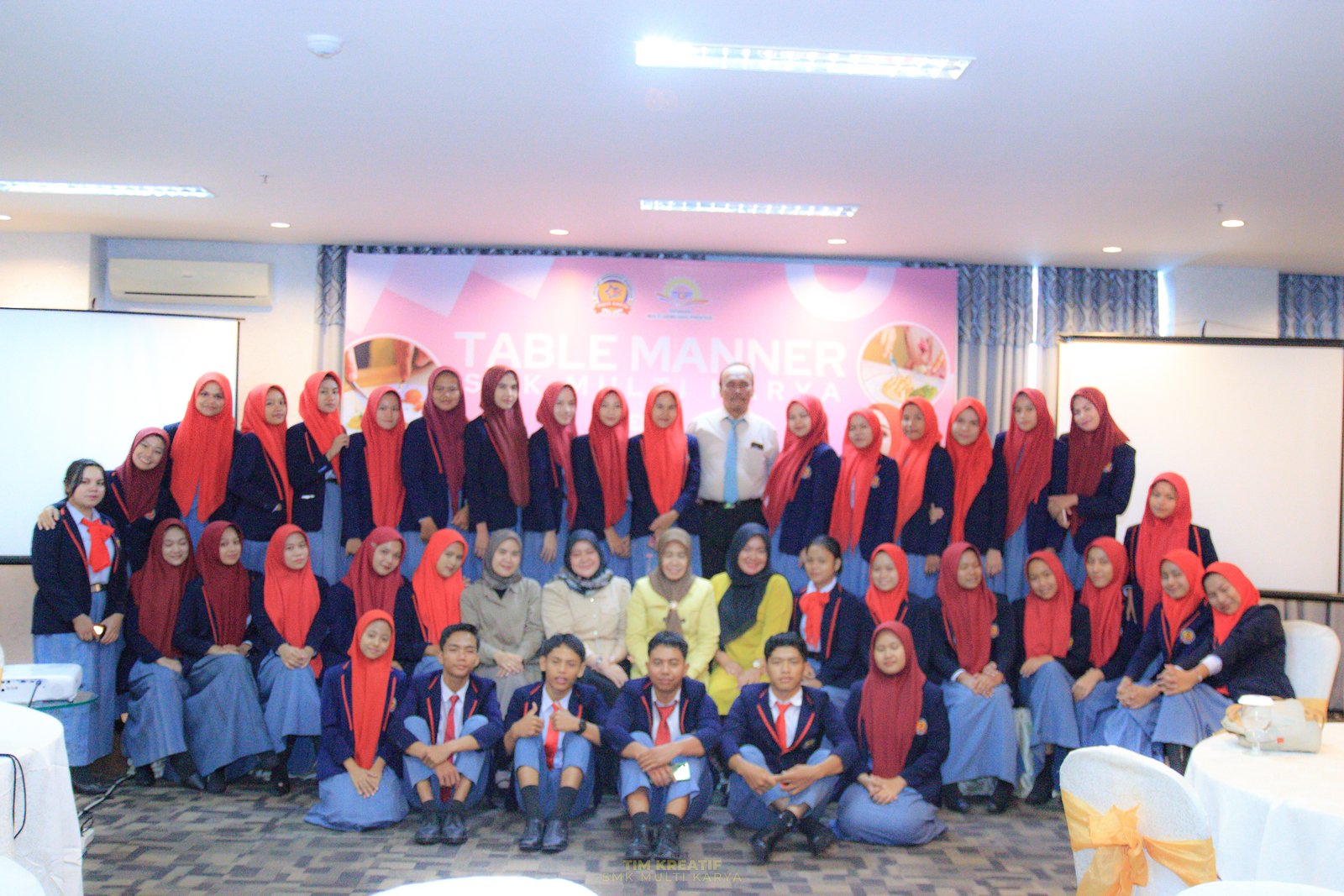 Siswa/i Akuntansi SMK Multi Karya Ikuti Kegiatan Table Manner di Karibia Boutique Hotel