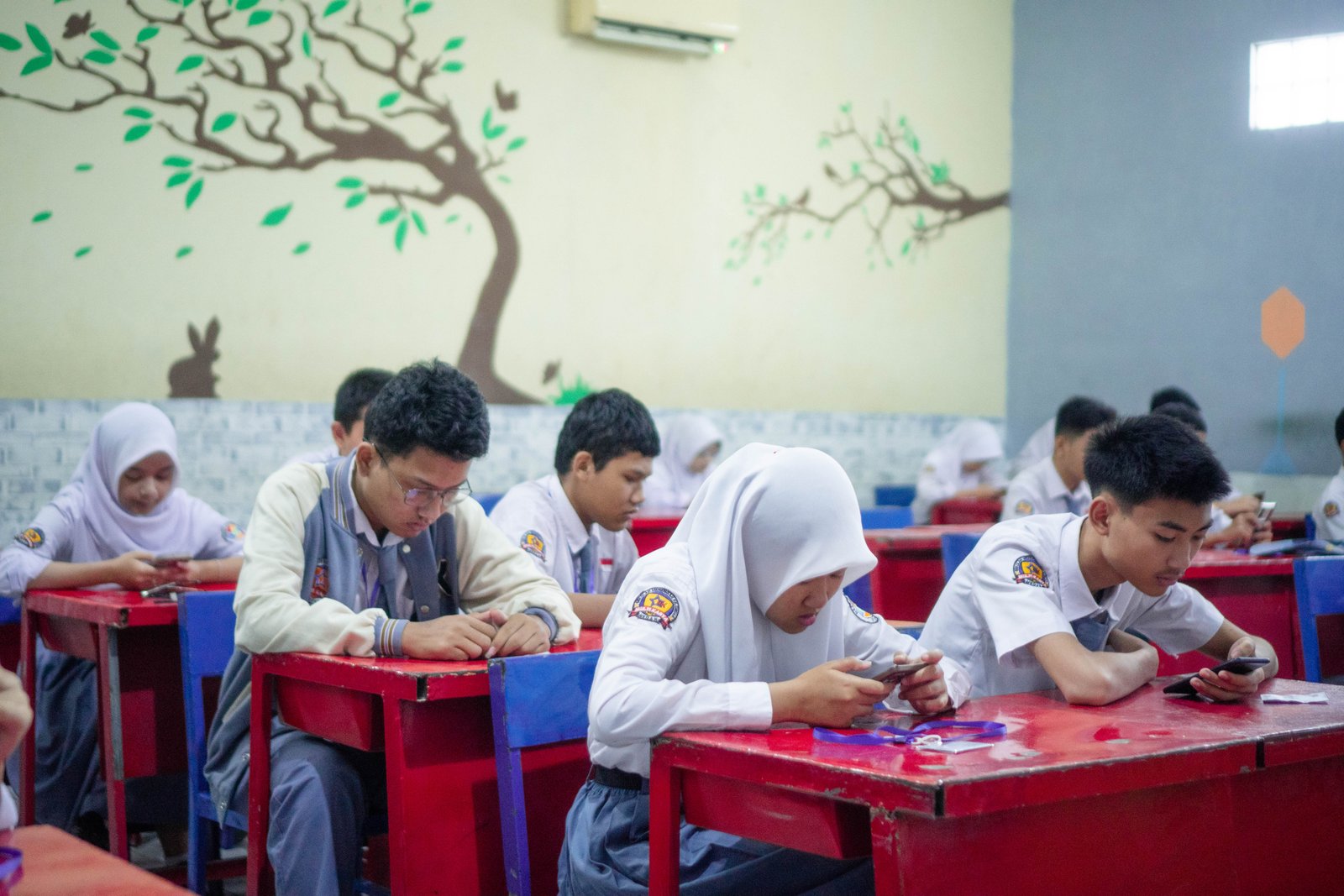 Semangat UTS Genap Berbasis CBT untuk Siswa SMK Multi Karya